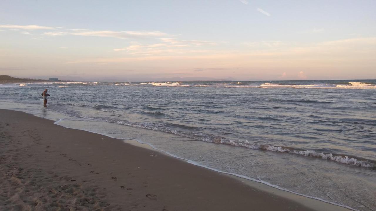Urbanizacion Puerto Romano - Playa Ла Мата Екстериор снимка